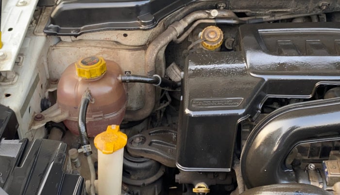 2020 Mahindra XUV300 W8 1.5 DIESEL, Diesel, Manual, 79,449 km, Engine View - Right