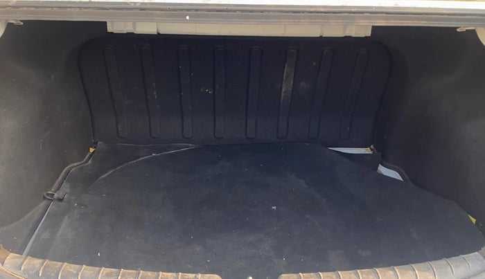 2017 Hyundai Verna 1.6 VTVT SX (O) AT, Petrol, Automatic, 43,429 km, Boot Inside