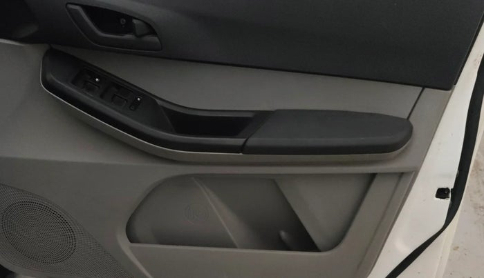 2022 Tata Tiago XT PETROL, Petrol, Manual, 21,841 km, Driver Side Door Panels Control