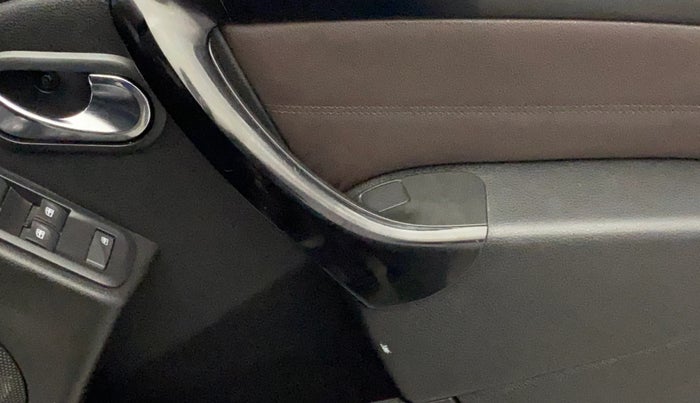 2017 Nissan Terrano XV D PREMIUM AMT, Diesel, Automatic, 74,328 km, Driver Side Door Panels Control