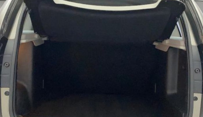 2017 Nissan Terrano XV D PREMIUM AMT, Diesel, Automatic, 74,328 km, Boot Inside