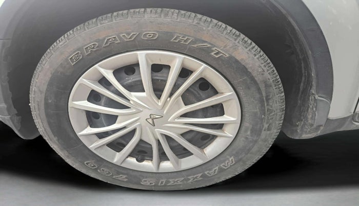 2017 Mahindra XUV500 W6 1.99, Diesel, Manual, 63,774 km, Left Front Wheel