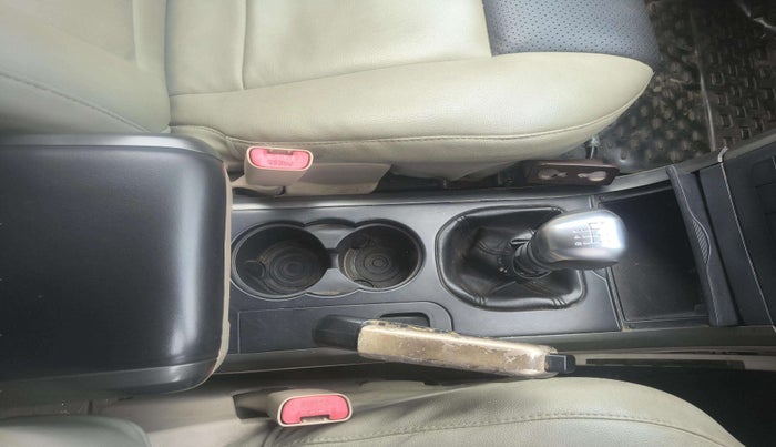 2017 Mahindra XUV500 W6 1.99, Diesel, Manual, 63,774 km, Gear Lever