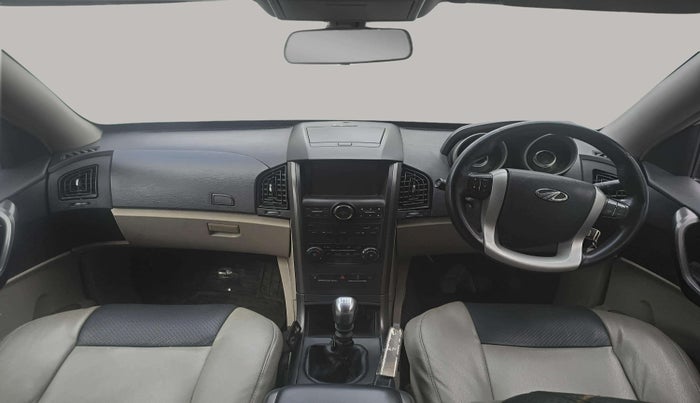2017 Mahindra XUV500 W6 1.99, Diesel, Manual, 63,774 km, Dashboard