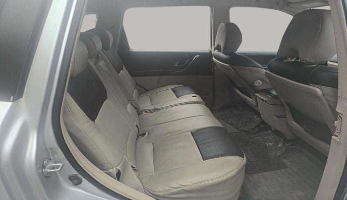 2017 Mahindra XUV500 W6 1.99, Diesel, Manual, 63,774 km, Right Side Rear Door Cabin