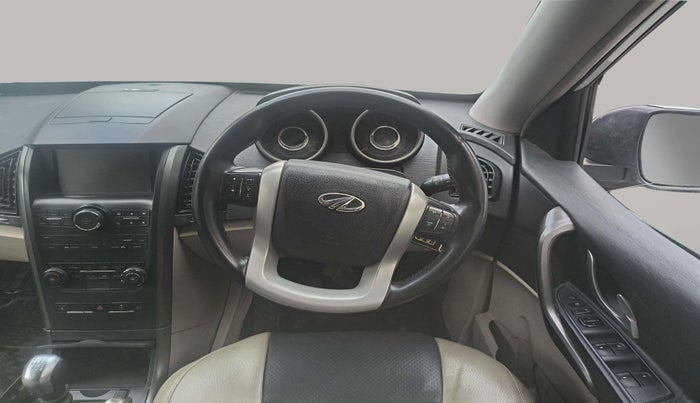 2017 Mahindra XUV500 W6 1.99, Diesel, Manual, 63,774 km, Steering Wheel Close Up