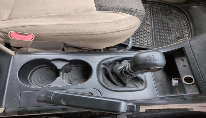 2017 Mahindra XUV500 W4, Diesel, Manual, 63,991 km, Gear Lever