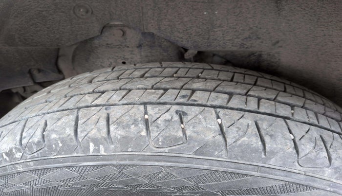 2017 Mahindra XUV500 W4, Diesel, Manual, 63,991 km, Left Rear Tyre Tread