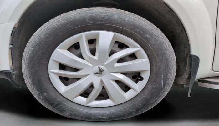 2017 Mahindra XUV500 W4, Diesel, Manual, 63,991 km, Left Front Wheel