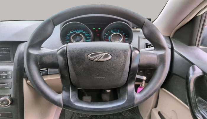 2017 Mahindra XUV500 W4, Diesel, Manual, 63,991 km, Steering Wheel Close Up