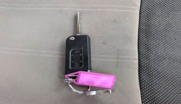 2017 Mahindra XUV500 W4, Diesel, Manual, 63,991 km, Key Close Up