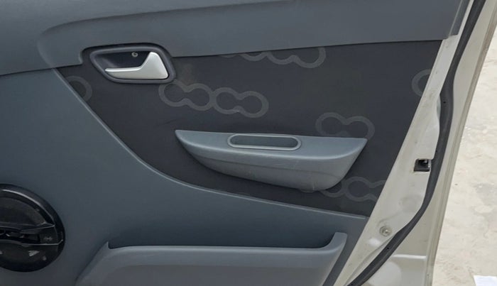 2015 Maruti Alto 800 LXI, Petrol, Manual, 66,614 km, Driver Side Door Panels Control