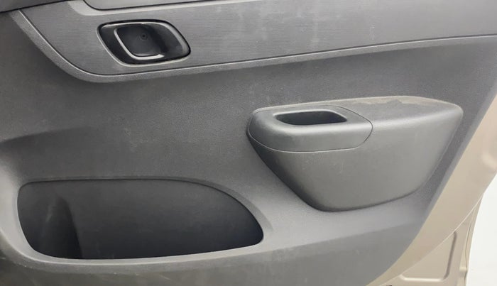 2016 Renault Kwid RXT 0.8, Petrol, Manual, 48,002 km, Driver Side Door Panels Control