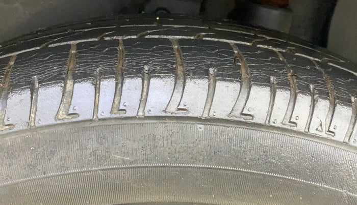 2017 Hyundai Creta SX PLUS 1.6 PETROL, Petrol, Manual, 71,372 km, Left Rear Tyre Tread