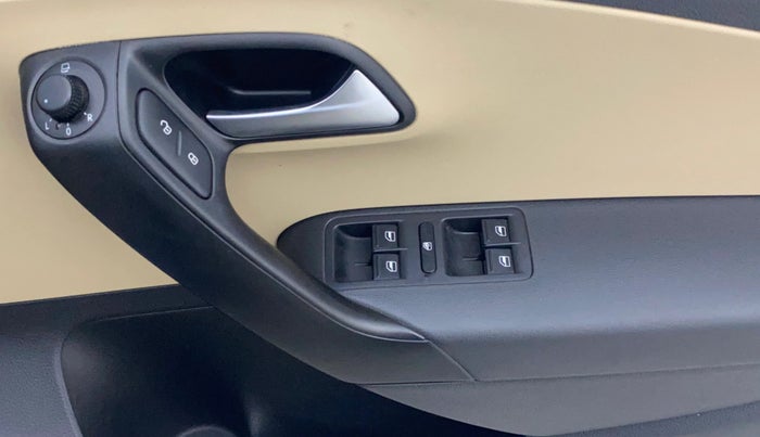 2017 Volkswagen Ameo HIGHLINE PLUS 1.5L AT 16 ALLOY, Diesel, Automatic, 71,356 km, Driver Side Door Panels Control