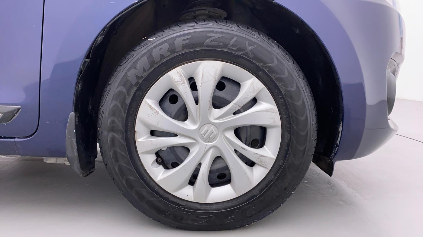 2021 Maruti Swift VXI D, Petrol, Manual, 82,896 km, Right Front Wheel