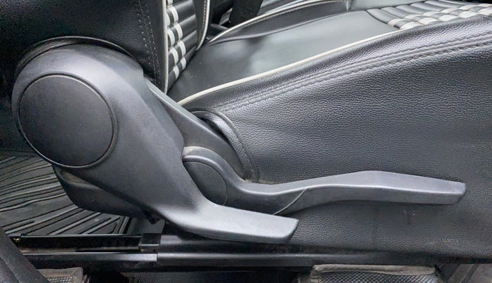 2021 Maruti Swift VXI D, Petrol, Manual, 82,896 km, Driver Side Adjustment Panel