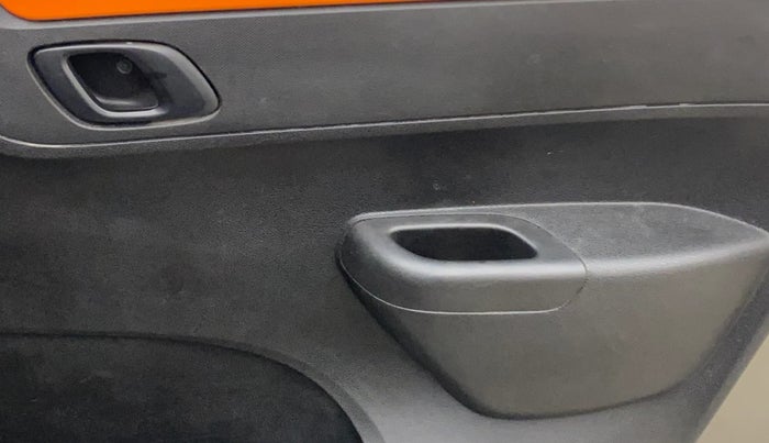 2018 Renault Kwid CLIMBER 1.0, Petrol, Manual, 41,556 km, Driver Side Door Panels Control