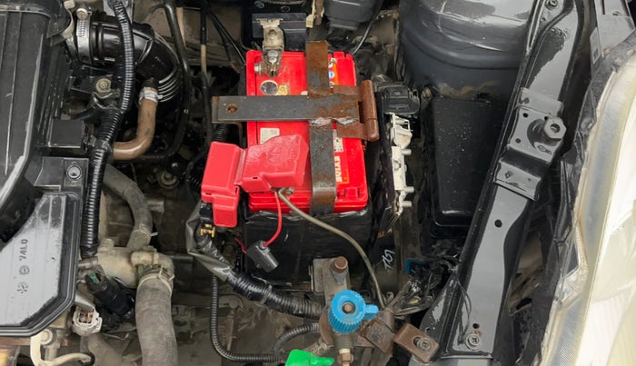 2017 Maruti Swift LXI (O), CNG, Manual, 55,843 km, Engine View - Left