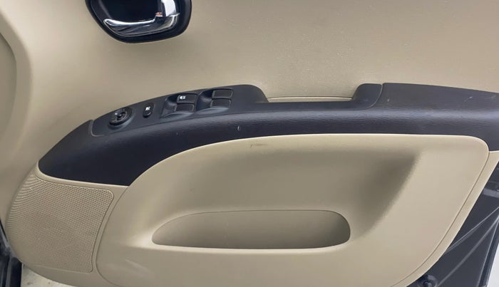 2012 Hyundai i10 SPORTZ 1.2, Petrol, Manual, 91,129 km, Driver Side Door Panels Control