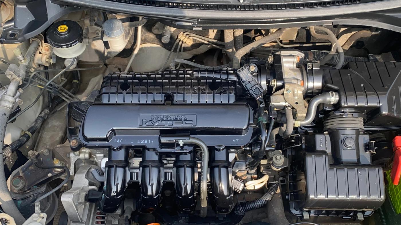 2014 Honda Brio S MT, Petrol, Manual, 77,678 km, Engine View