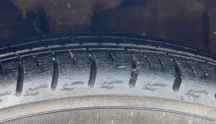2022 Hyundai GRAND I10 NIOS ASTA AMT 1.2 KAPPA VTVT, Petrol, Automatic, 6,988 km, Right Front Tyre Tread