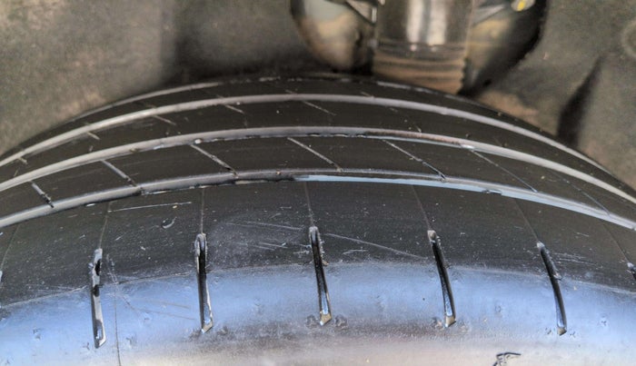 2025 Mahindra XEV 9e Pack Three B79 KWH, Electric, Automatic, 6,187 km, Left Front Tyre Tread