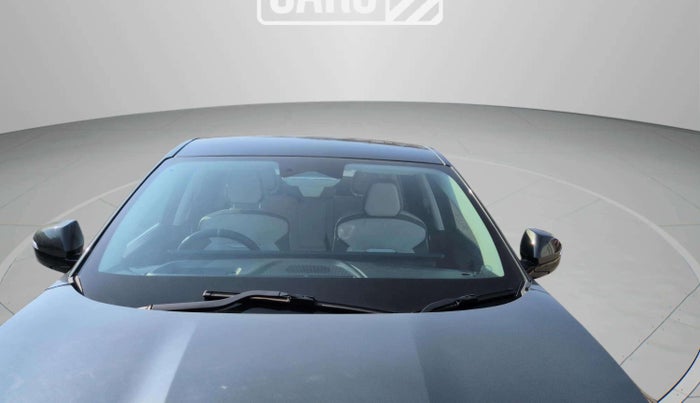 2025 Mahindra XEV 9e Pack Three B79 KWH, Electric, Automatic, 6,187 km, Front Windshield