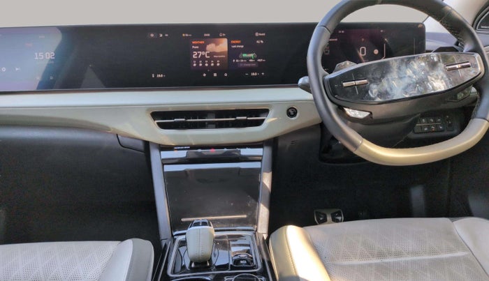 2025 Mahindra XEV 9e Pack Three B79 KWH, Electric, Automatic, 6,187 km, Air Conditioner