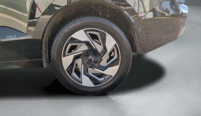 2025 Mahindra XEV 9e Pack Three B79 KWH, Electric, Automatic, 6,187 km, Left Rear Wheel