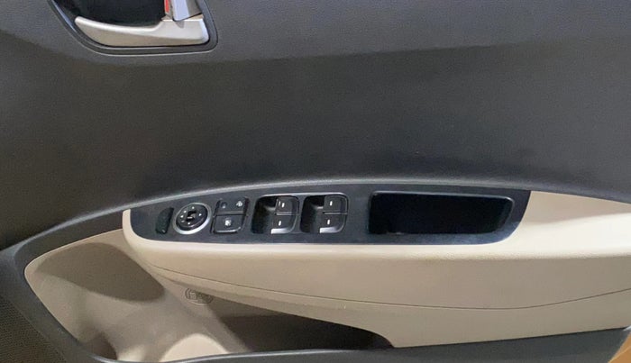 2014 Hyundai Grand i10 ASTA 1.2 KAPPA VTVT, Petrol, Manual, 1,05,349 km, Driver Side Door Panels Control