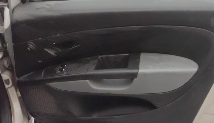 2014 Fiat Punto EVO ACTIVE 1.3 MULTIJET, Diesel, Manual, 79,687 km, Driver Side Door Panels Control