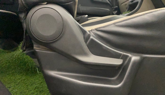 2023 Maruti New Wagon-R VXI 1.0, Petrol, Manual, 37,857 km, Driver Side Adjustment Panel