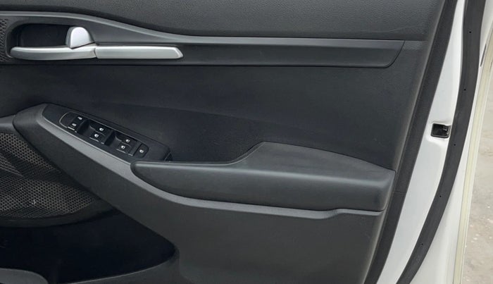 2021 KIA SELTOS HTE 1.5 DIESEL, Diesel, Manual, 60,187 km, Driver Side Door Panels Control