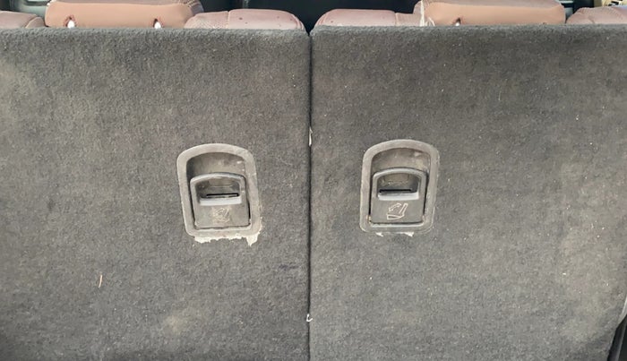 2014 Mahindra XUV500 W8, Diesel, Manual, 83,252 km, Boot Inside