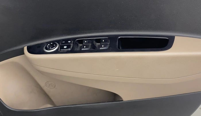 2015 Hyundai Grand i10 MAGNA 1.2 KAPPA VTVT, Petrol, Manual, 40,451 km, Driver Side Door Panels Control