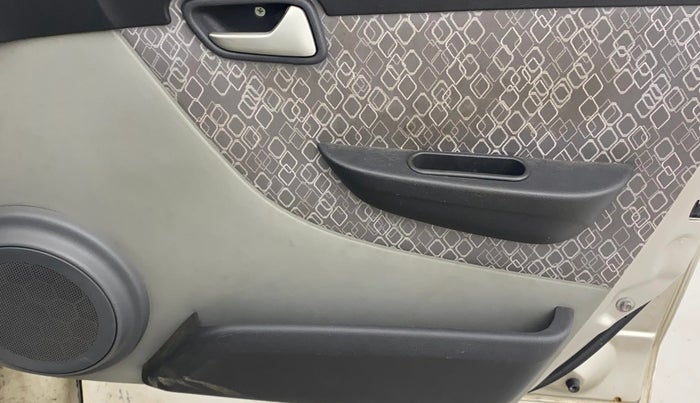 2017 Maruti Alto 800 LXI, Petrol, Manual, 36,601 km, Driver Side Door Panels Control