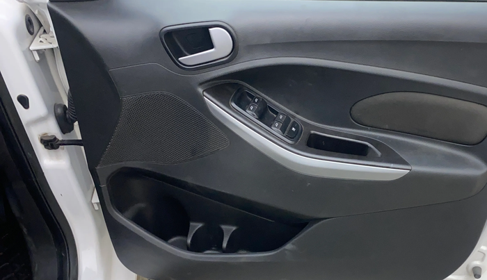 2015 Ford New Figo TITANIUM 1.2 PETROL MT, Petrol, Manual, 75,224 km, Driver Side Door Panels Control