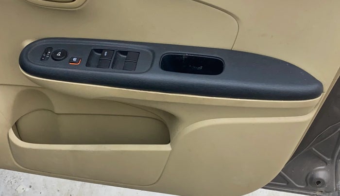 2015 Honda Amaze 1.2L I-VTEC S, Petrol, Manual, 88,408 km, Driver Side Door Panels Control