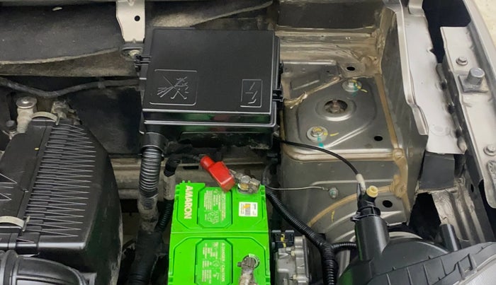 2017 Renault Kwid RXT 1.0 AMT, Petrol, Automatic, 44,636 km, Engine View - Left