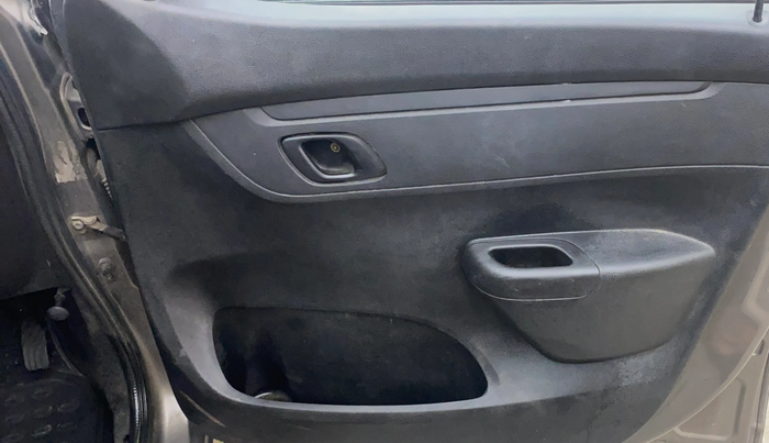 2017 Renault Kwid RXT 1.0 AMT, Petrol, Automatic, 44,636 km, Driver Side Door Panels Control