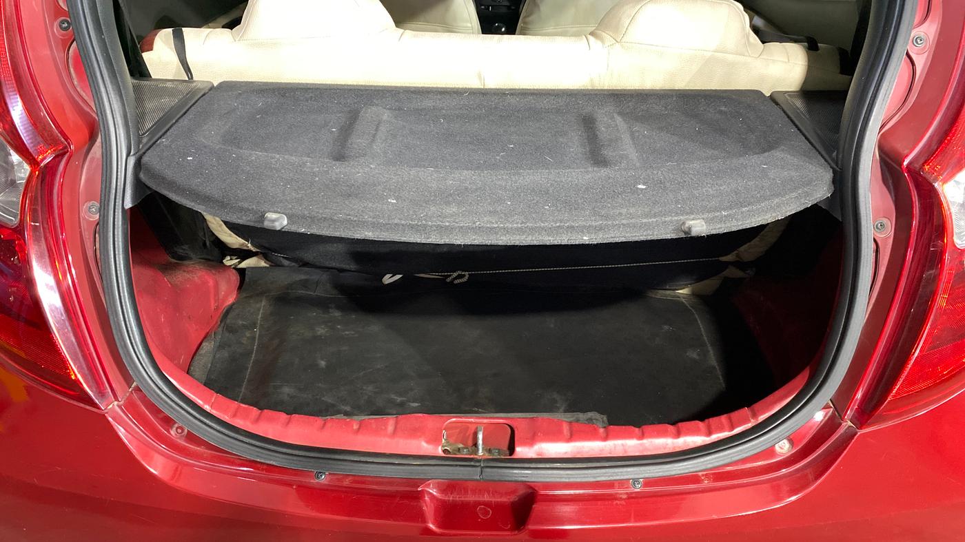 2018 Hyundai Eon MAGNA +, Petrol, Manual, 36,862 km, Boot Inside