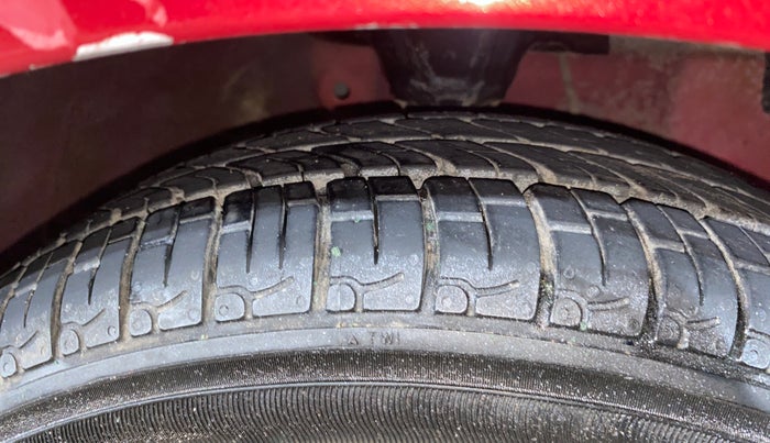 2018 Hyundai Eon MAGNA +, Petrol, Manual, 36,950 km, Right Front Tyre Tread