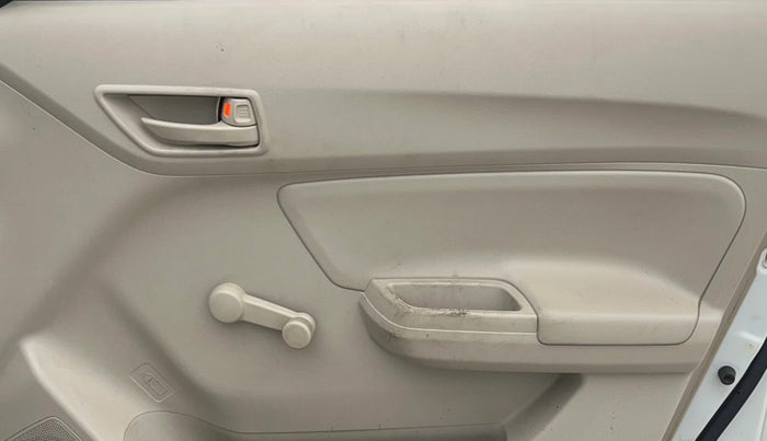 2020 Maruti Dzire LXI, Petrol, Manual, 61,072 km, Driver Side Door Panels Control