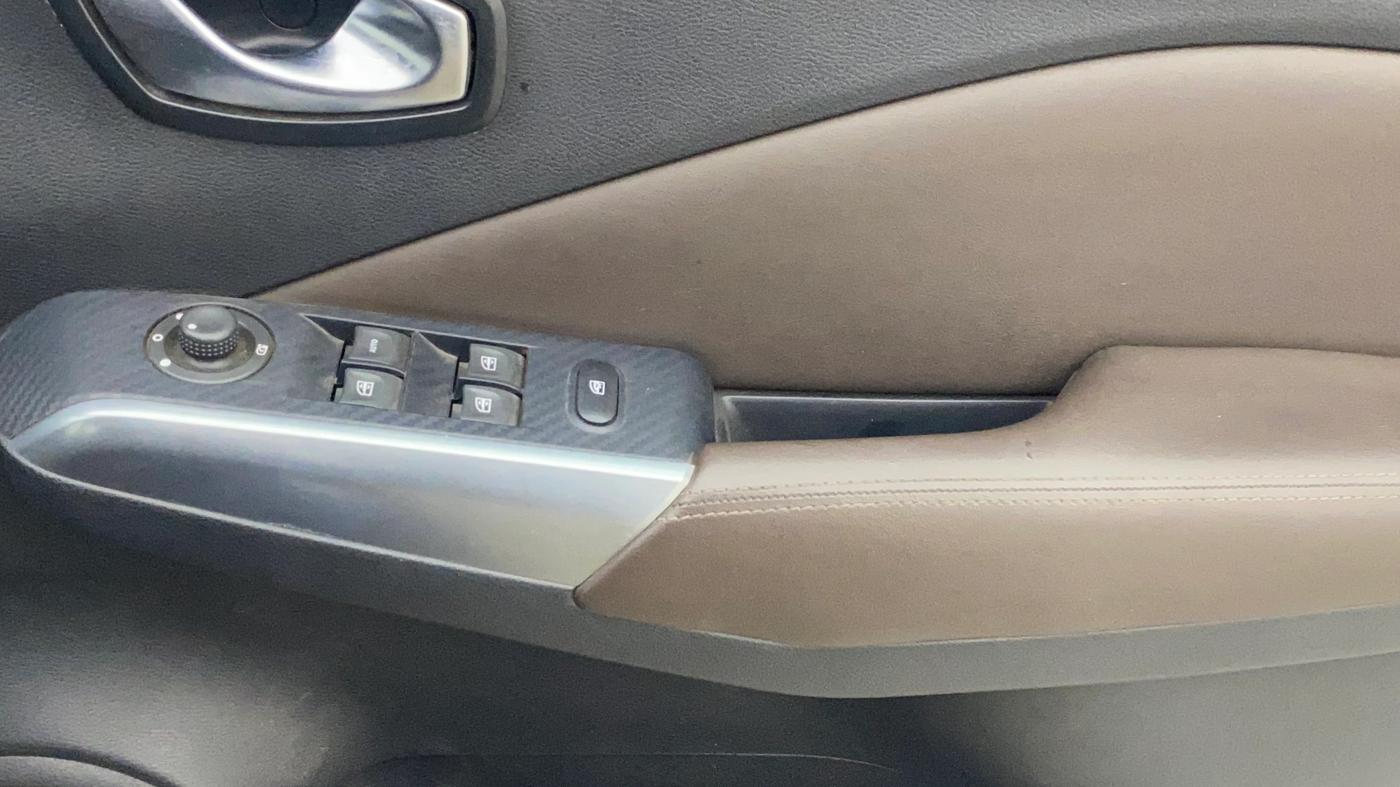 2019 Nissan Kicks XV PREMIUM DIESEL, Diesel, Manual, 65,368 km, Driver Side Door Panels Control
