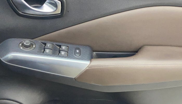 2019 Nissan Kicks XV PREMIUM DIESEL, Diesel, Manual, 65,368 km, Driver Side Door Panels Control