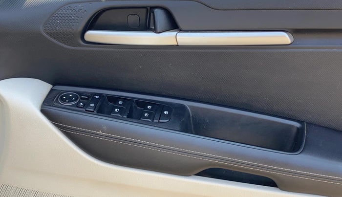 2023 KIA SONET 	 HTX 1.0 TURBO DCT, Petrol, Automatic, 39,843 km, Driver Side Door Panels Control