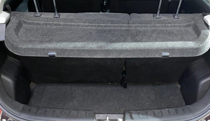 2016 Maruti Swift LXI (O), Petrol, Manual, 67,639 km, Boot Inside