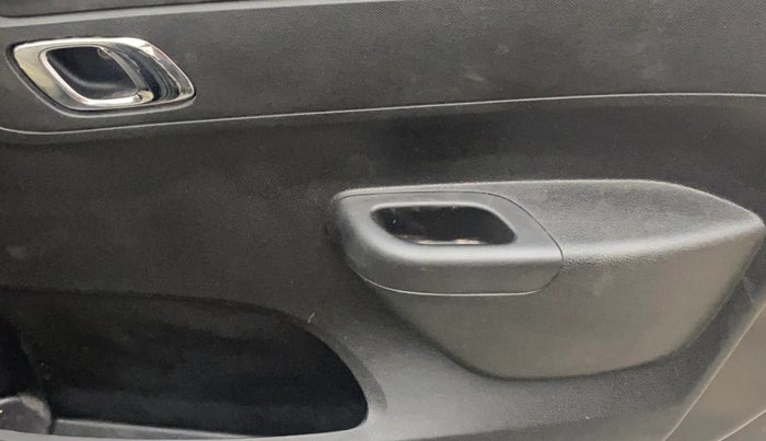 2018 Renault Kwid RXT 1.0 (O), Petrol, Manual, 43,357 km, Driver Side Door Panels Control