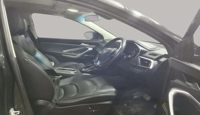 2019 MG HECTOR SHARP 1.5 DCT PETROL, Petrol, Automatic, 1,15,634 km, Right Side Front Door Cabin